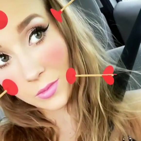 Meet your Posher, Adrianna - Picture 1 of 1